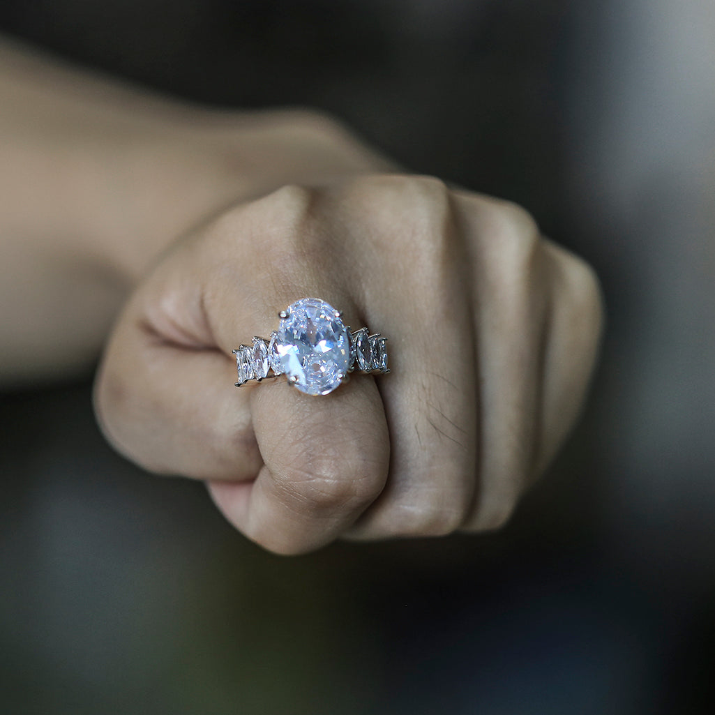 Brilliant Oval Cut with Marquise Shape Side Stones Ring